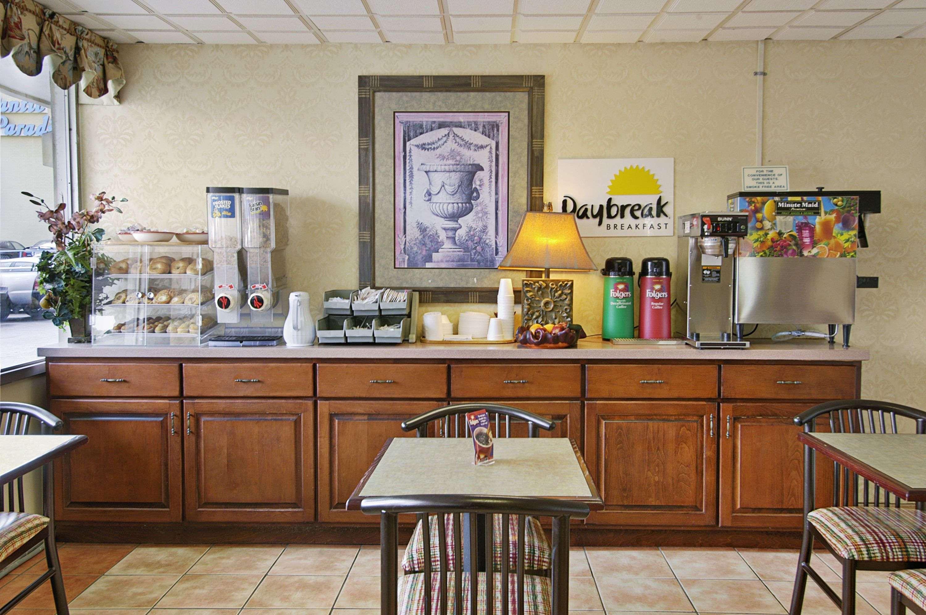 Days Inn By Wyndham Myrtle Beach-Beach Front Εξωτερικό φωτογραφία