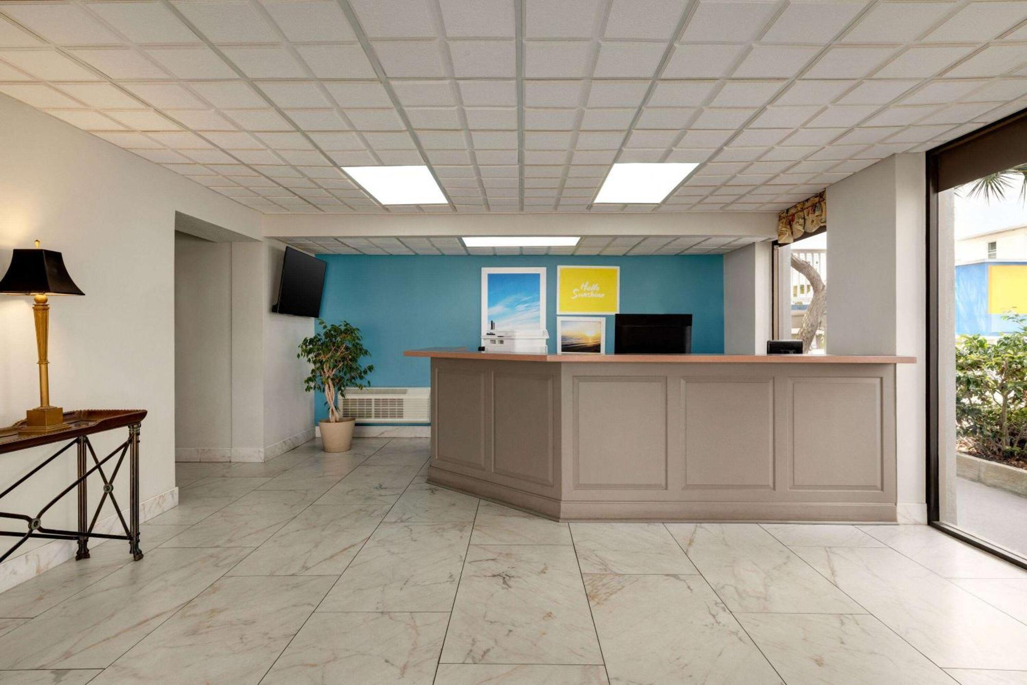 Days Inn By Wyndham Myrtle Beach-Beach Front Εξωτερικό φωτογραφία