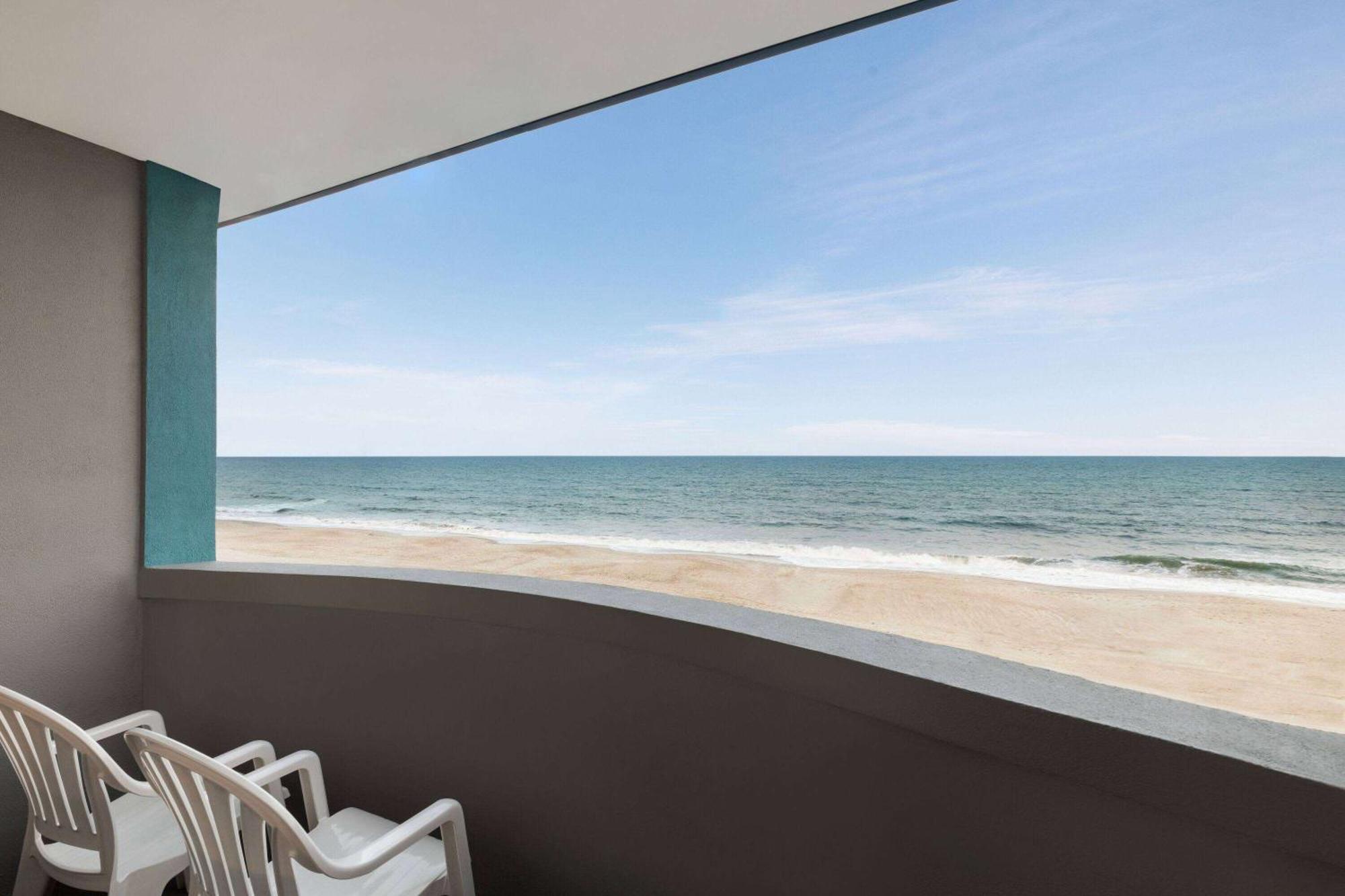 Days Inn By Wyndham Myrtle Beach-Beach Front Εξωτερικό φωτογραφία