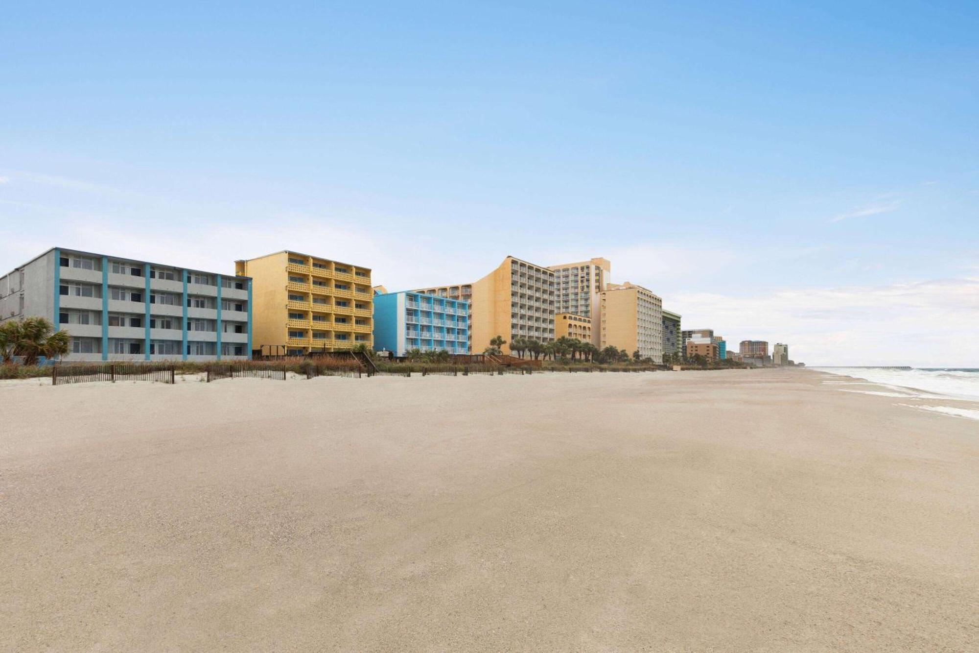 Days Inn By Wyndham Myrtle Beach-Beach Front Εξωτερικό φωτογραφία