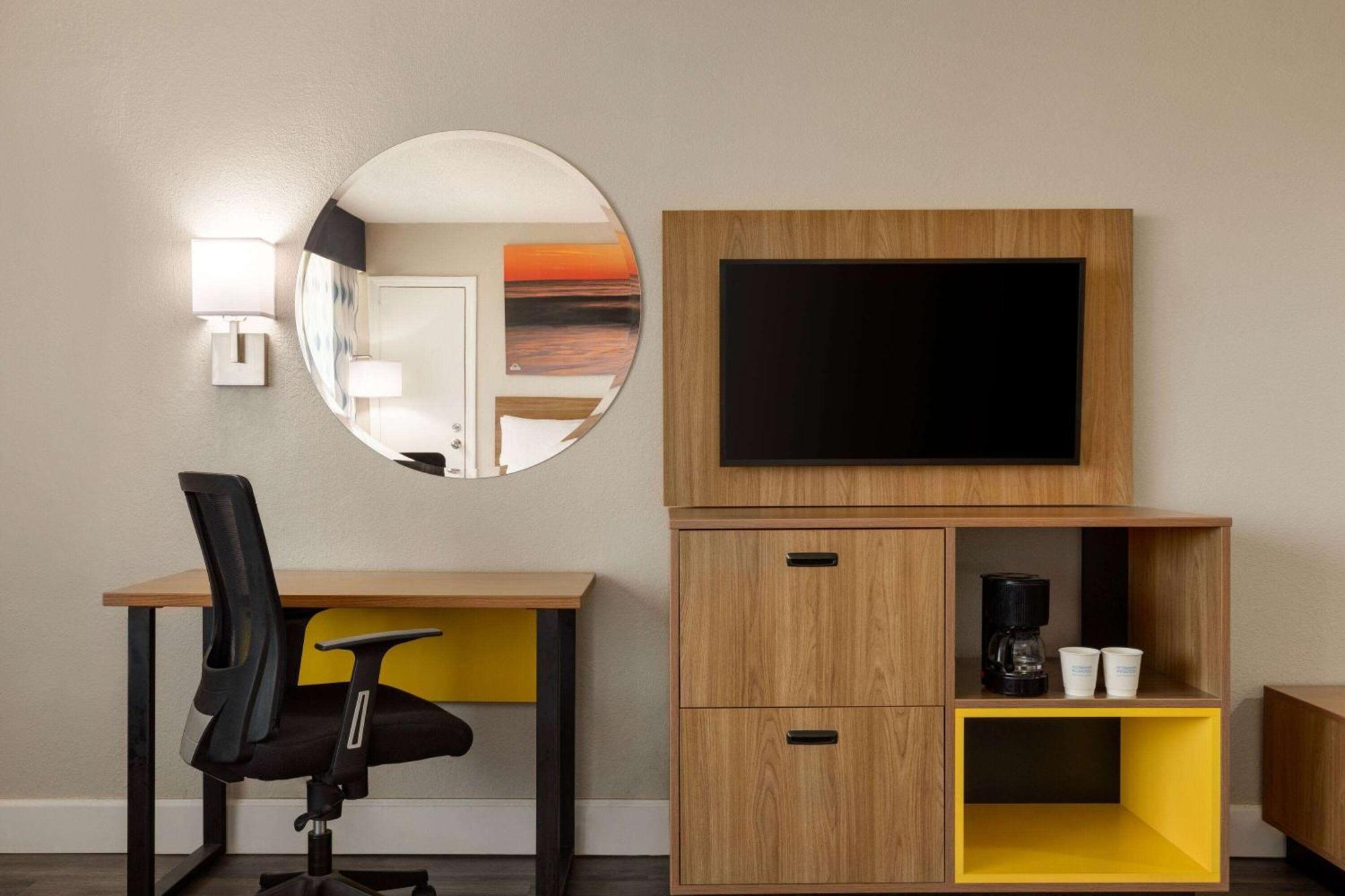 Days Inn By Wyndham Myrtle Beach-Beach Front Εξωτερικό φωτογραφία