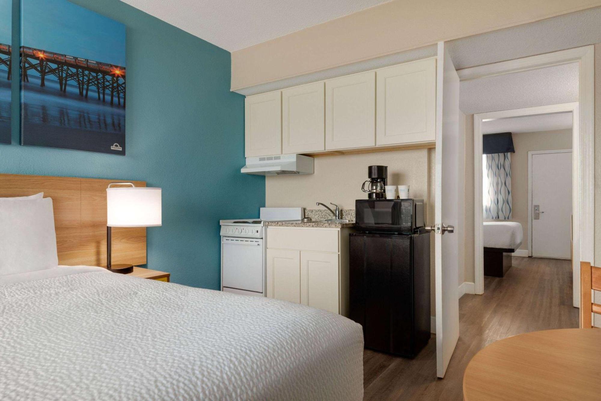 Days Inn By Wyndham Myrtle Beach-Beach Front Εξωτερικό φωτογραφία