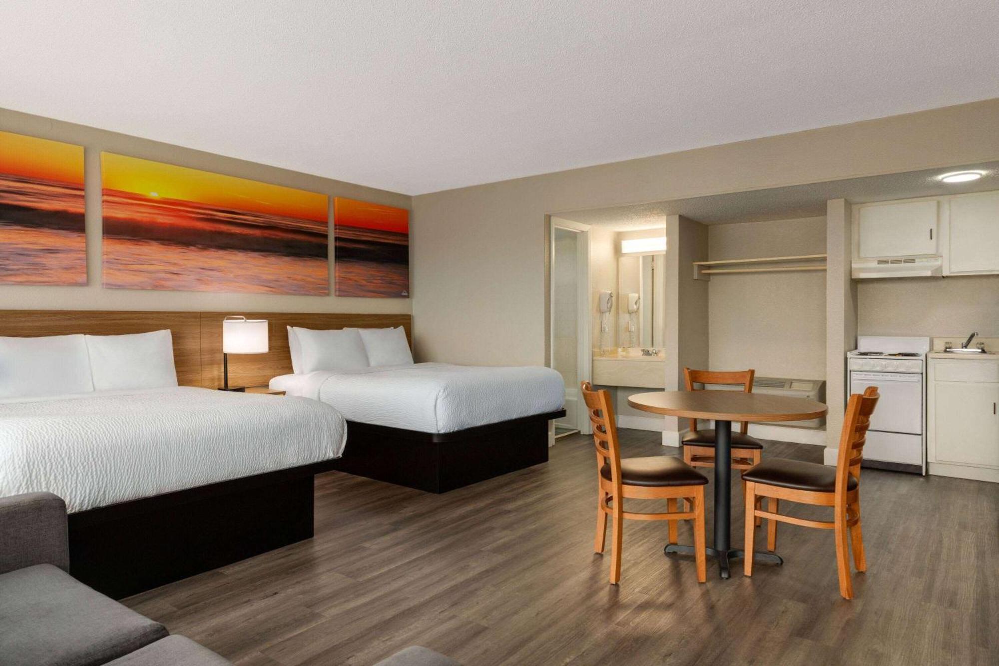 Days Inn By Wyndham Myrtle Beach-Beach Front Εξωτερικό φωτογραφία