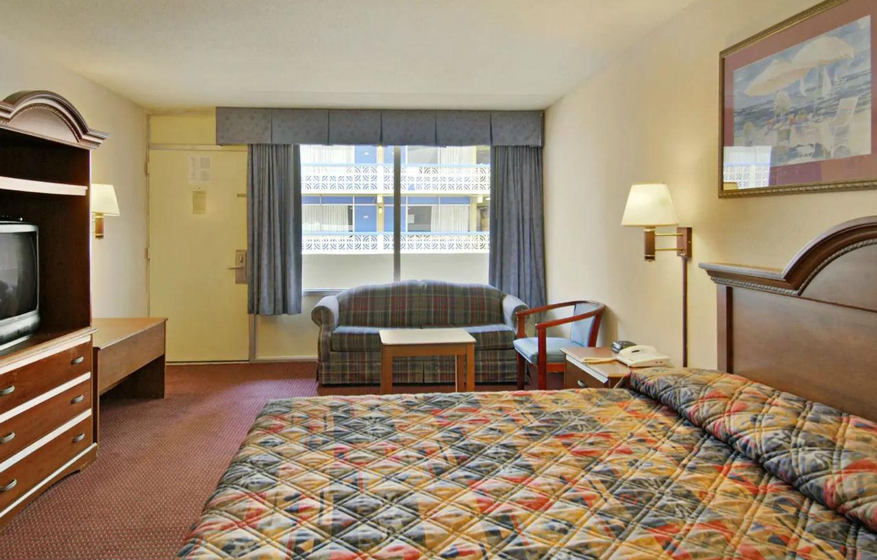 Days Inn By Wyndham Myrtle Beach-Beach Front Εξωτερικό φωτογραφία